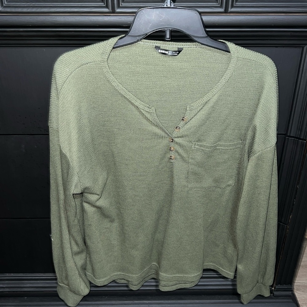 Green long sleeve shirt
